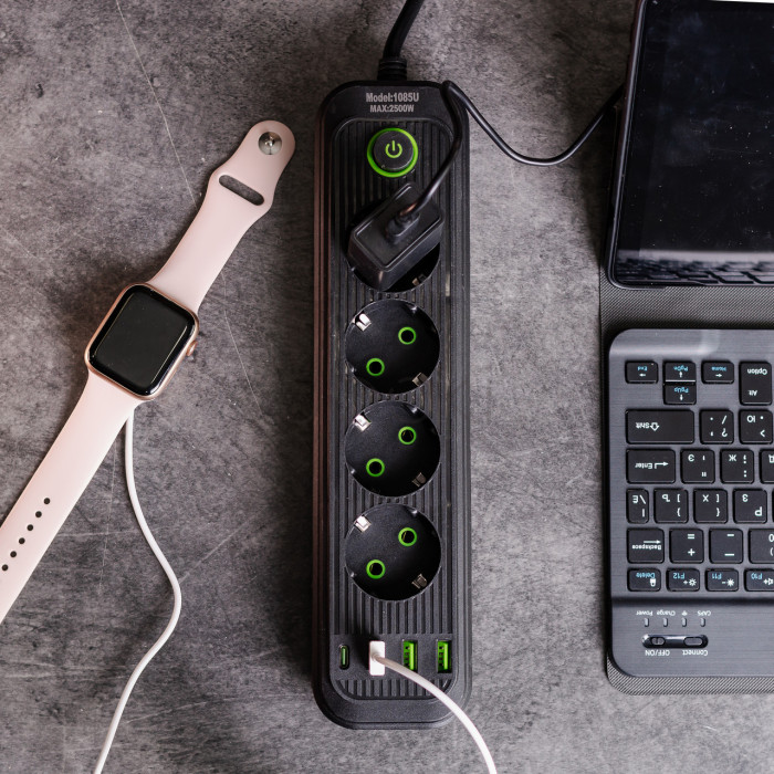 Мережевий фільтр 4.35 м подовжувач на 4 розетки з 3 USB 1 Type-C та кнопкою відключення HP-5-14 Твій стильний вибір 
