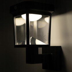 Солнечный настенный LED-светильник Lumiled Mulion с датчиком движения и сумерек — белый свет 4000K, IP44, для входа, фасада
